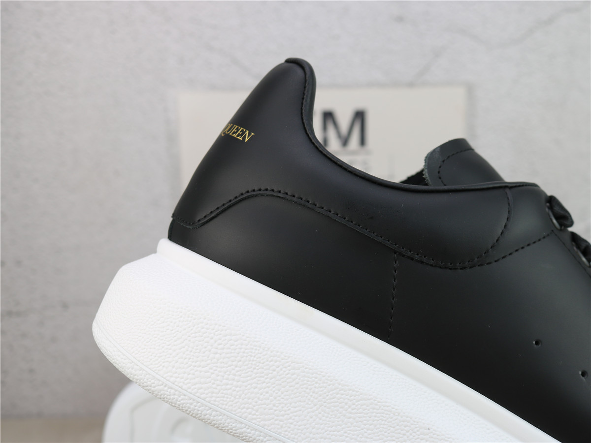 Alexander McQueen Oversized Sneakers Black White Sole 553680WHGP51000